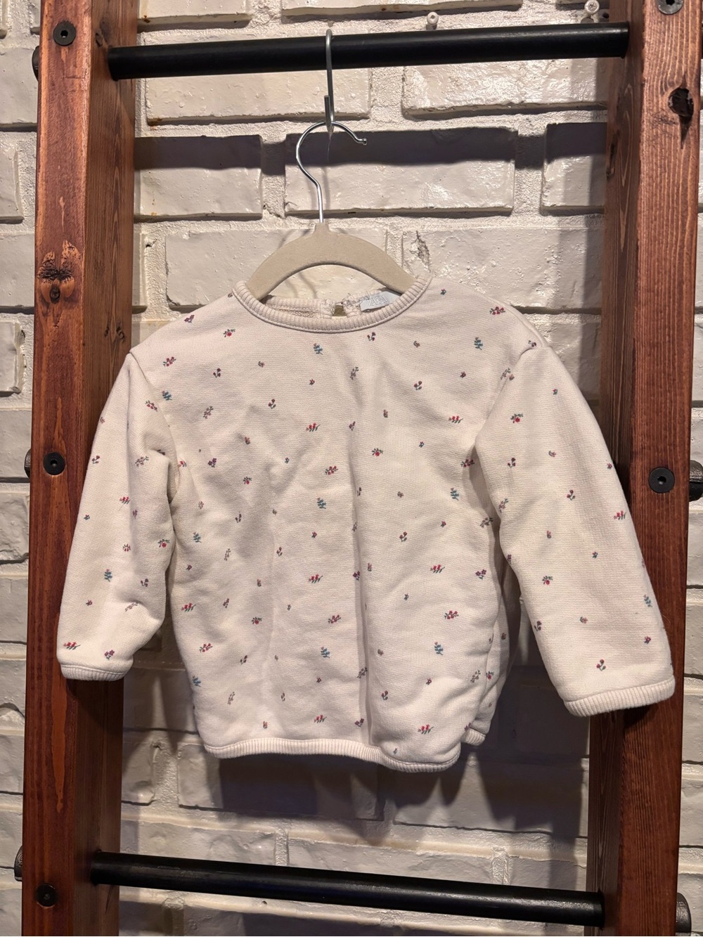 ✨ 3/$25✨ Zara Cream Pullover with Tiny Floral Print